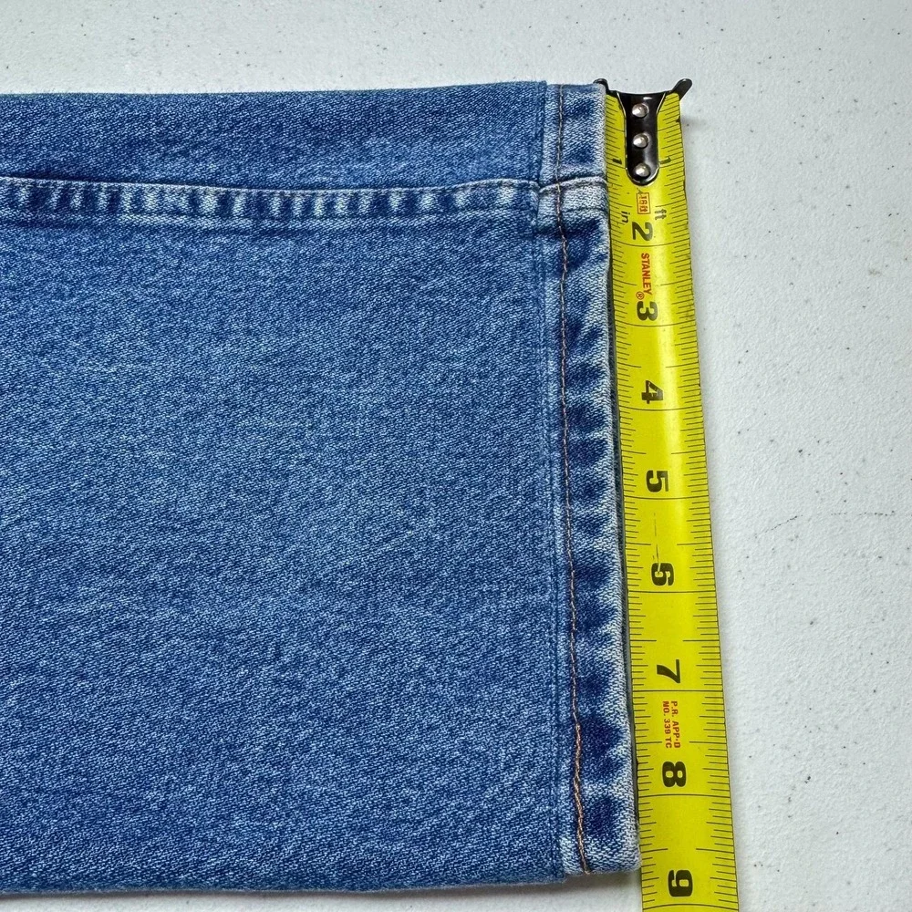 Wrangler 13MWZ Jeans Mens 40 Medium Wash‎ Blue Cowboy Cut Straight Regular 40x30